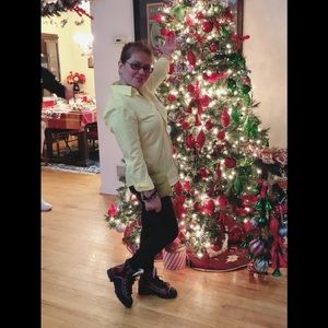 Meet your Posher, Jhoie